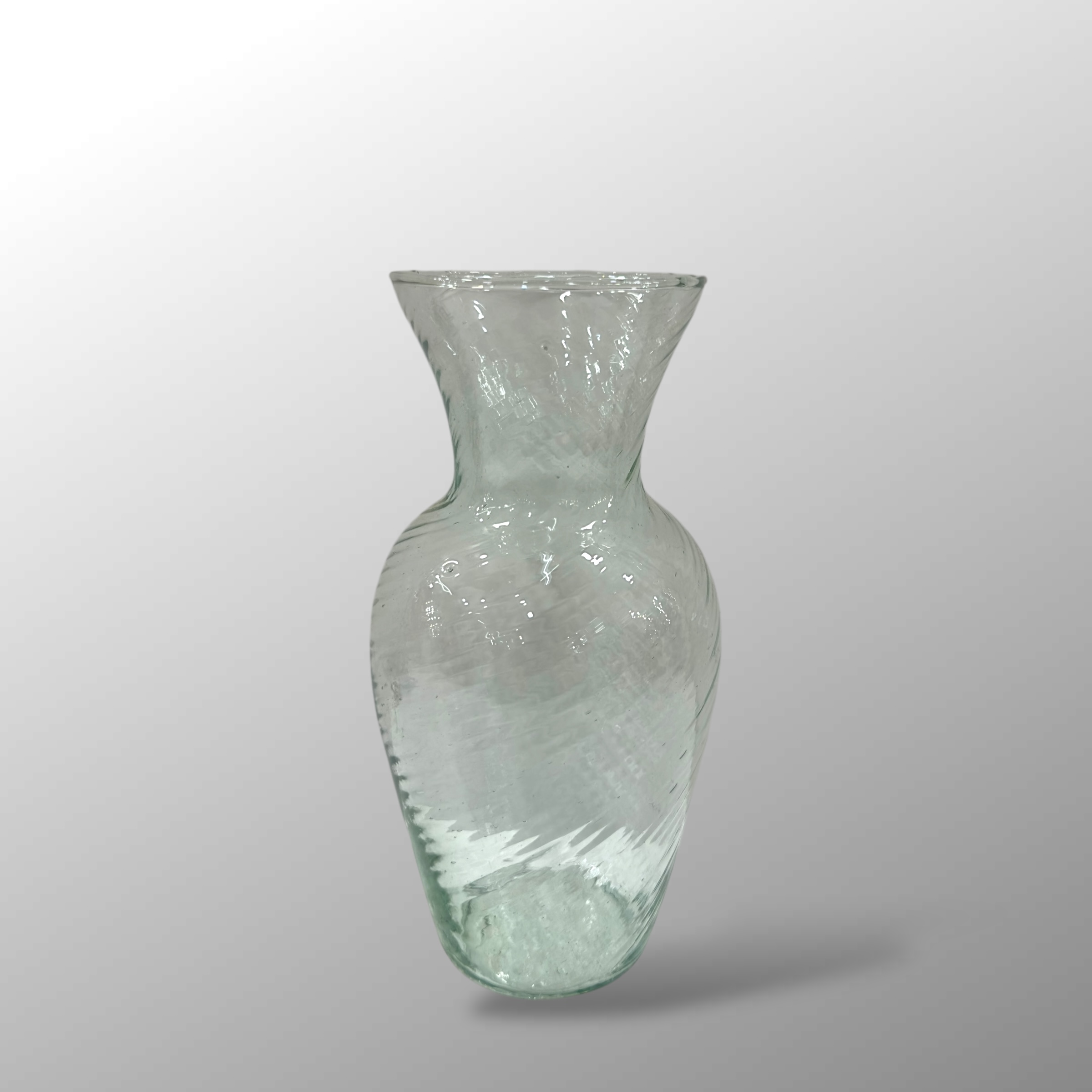 FLORERO DE VIDRIO IRIS RALLA INCLINADA MEDIANO