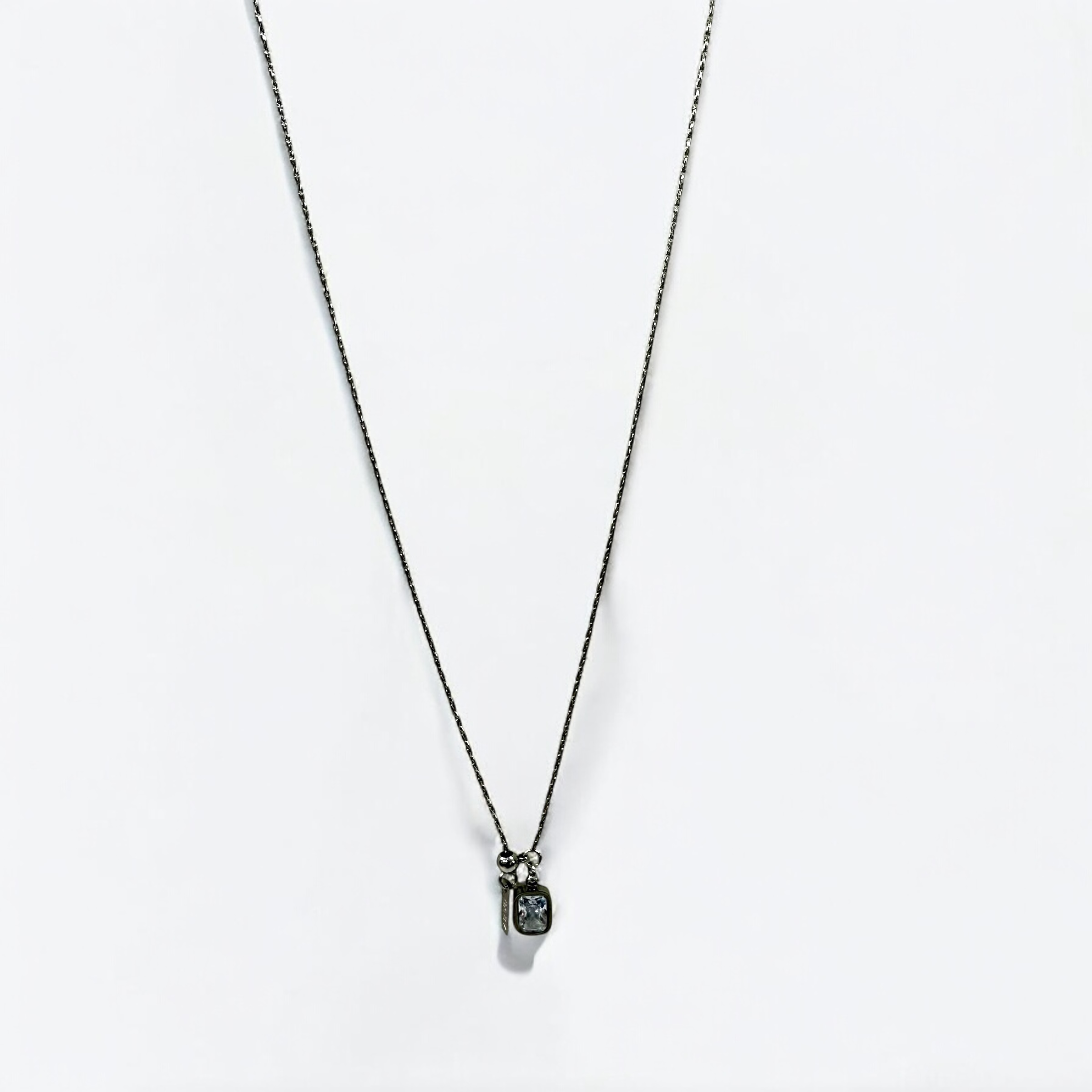 BIJ COLLAR DE ACERO DIJE DIAMANTE CON CIERRE DE CADENA COLGANDO TM0158
