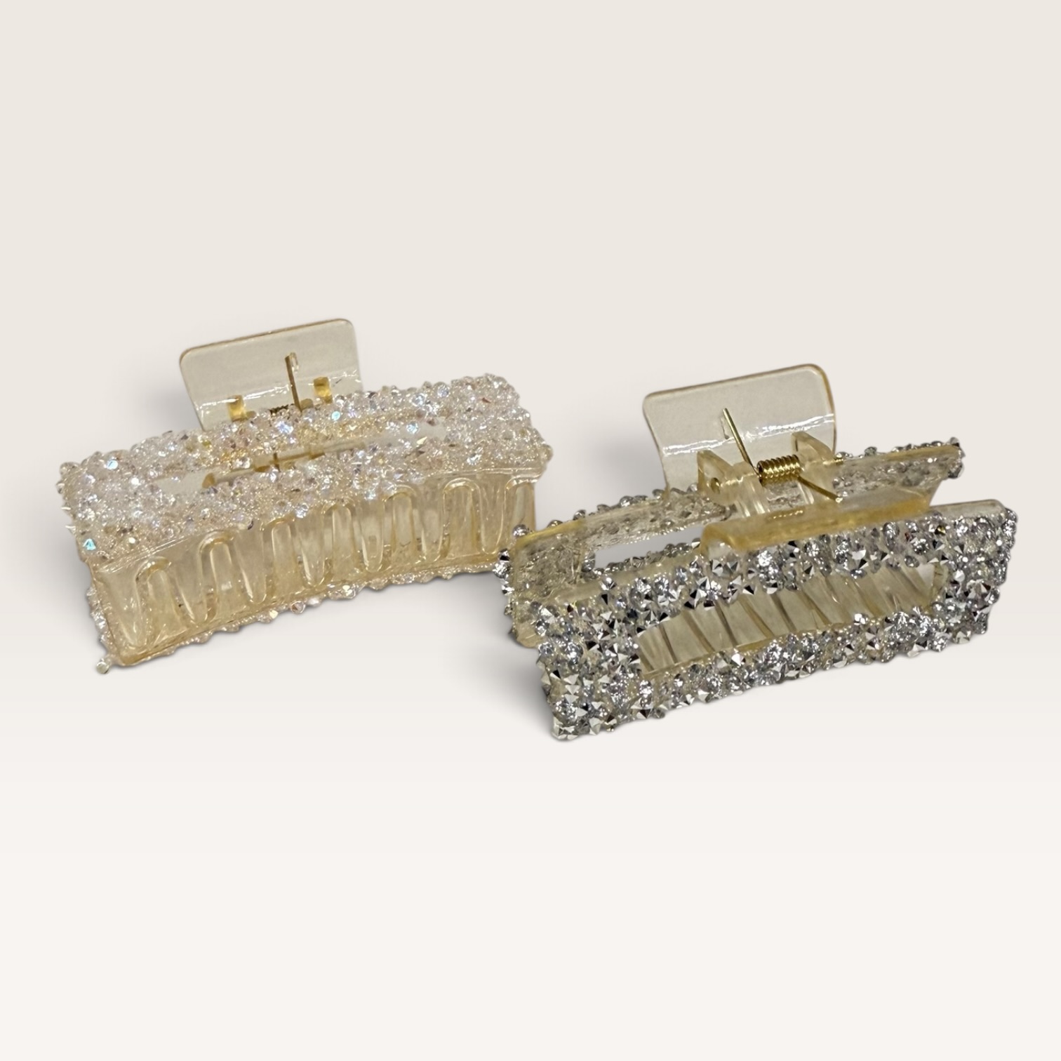 Traba piraña rectangular con hueco y mostacillas