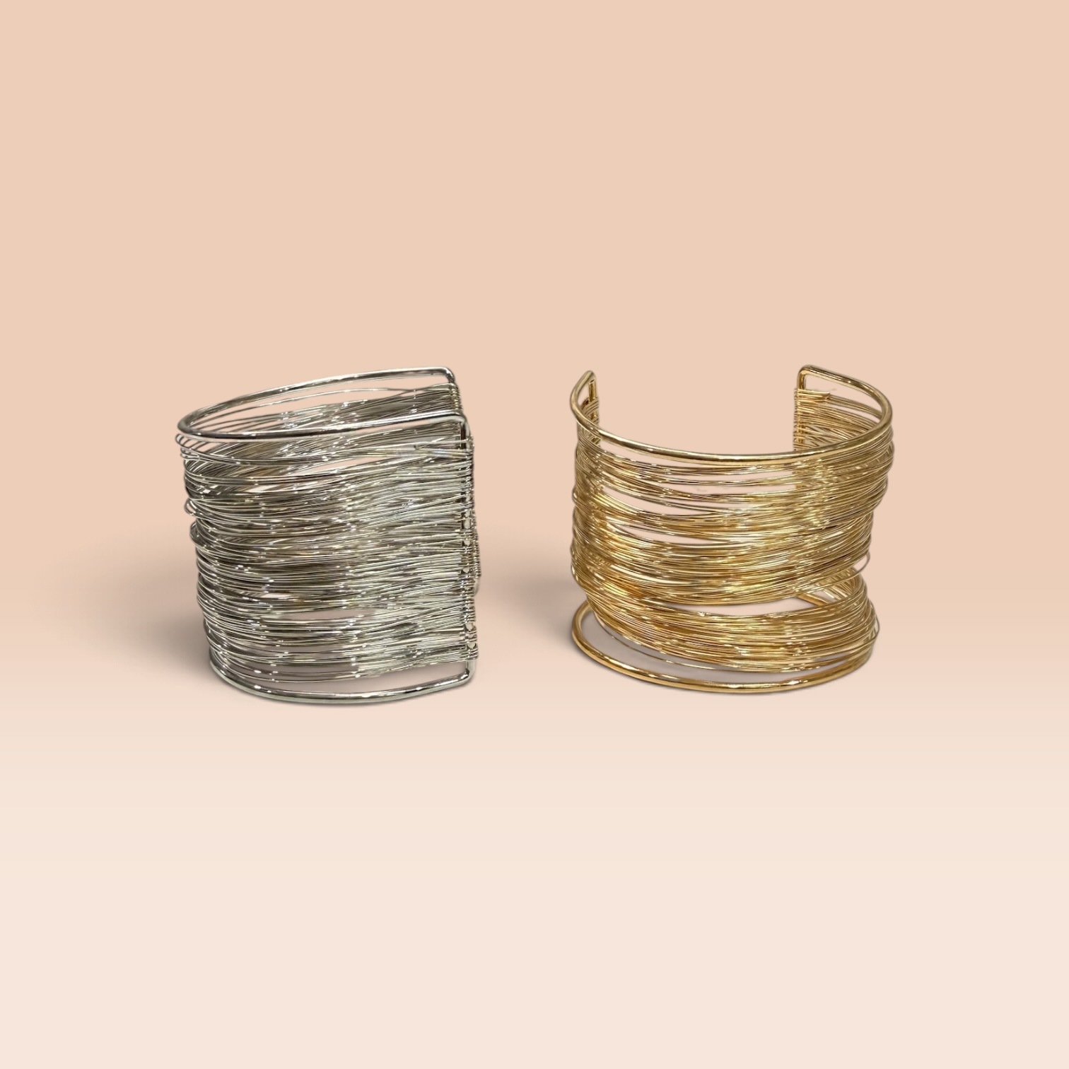 Brazalete ancho calado y de varias vueltas